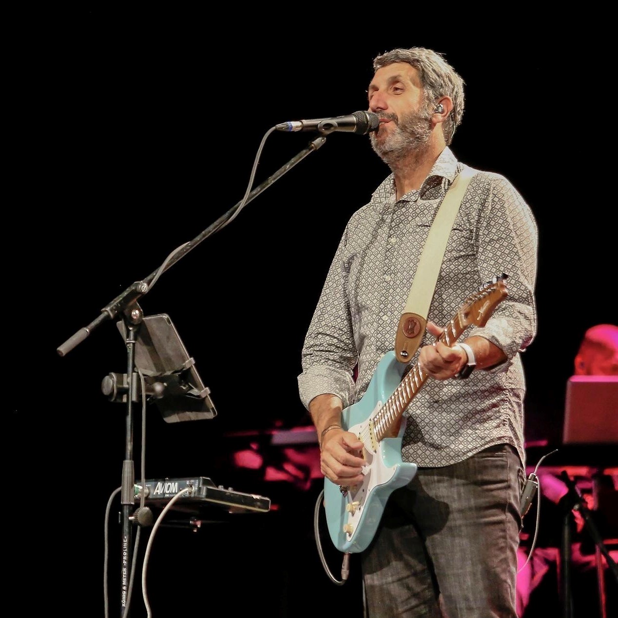 Marco Caviglia from Dire Straits Legacy, switches to DPA Microphones ...